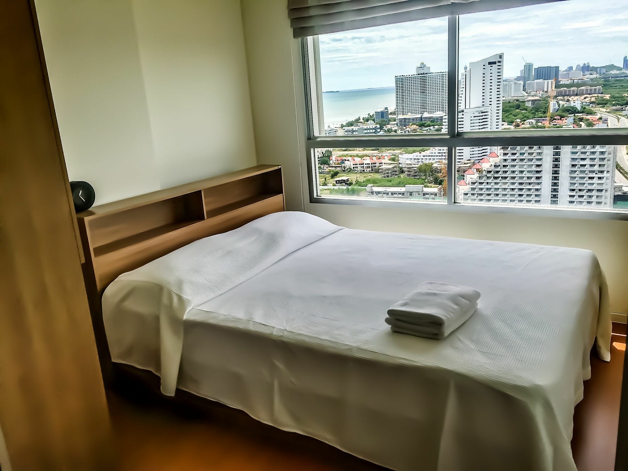 Lumpini Seaview Jomtien By Parikal Hotel Bagian luar foto