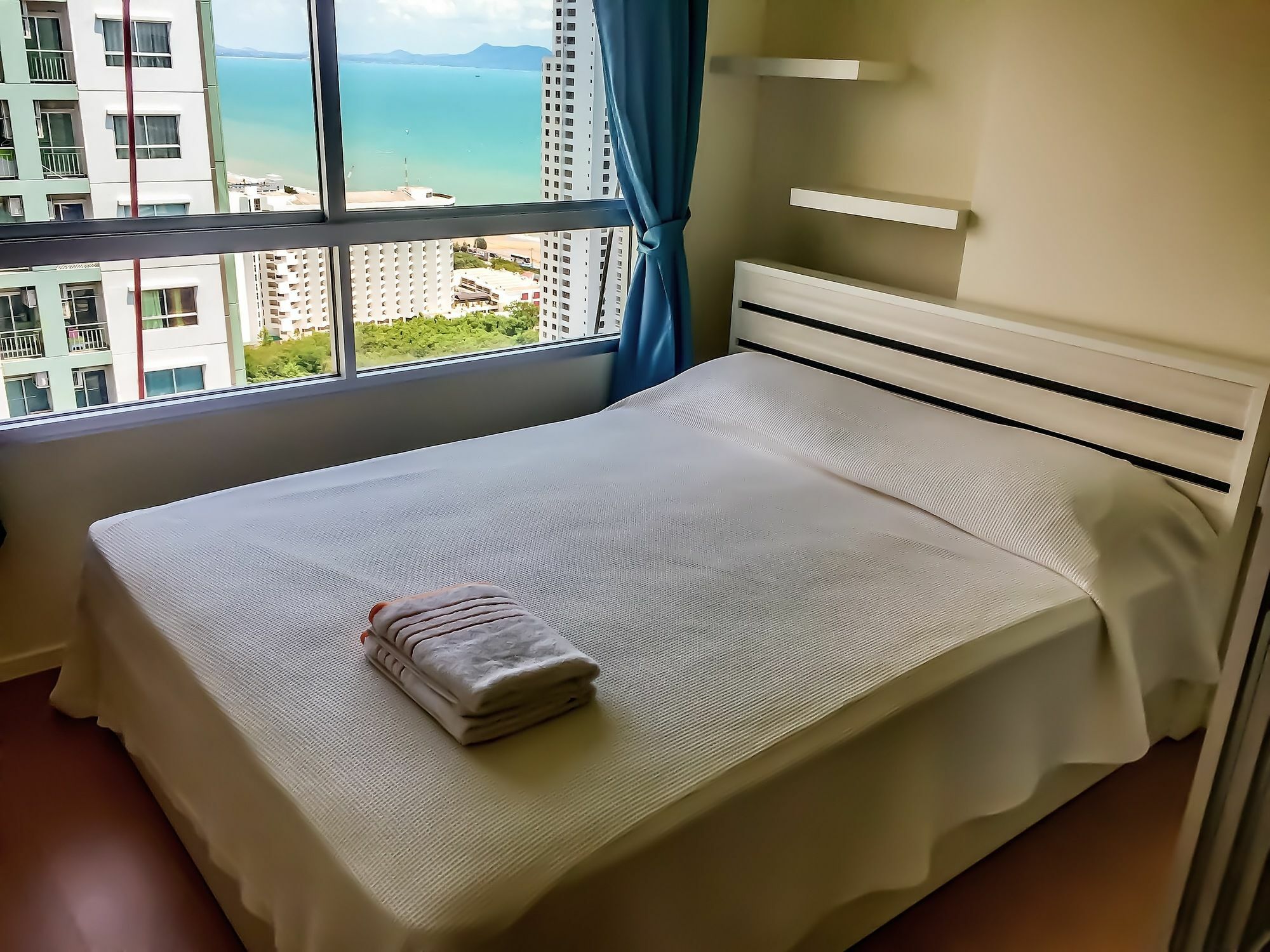 Lumpini Seaview Jomtien By Parikal Hotel Bagian luar foto