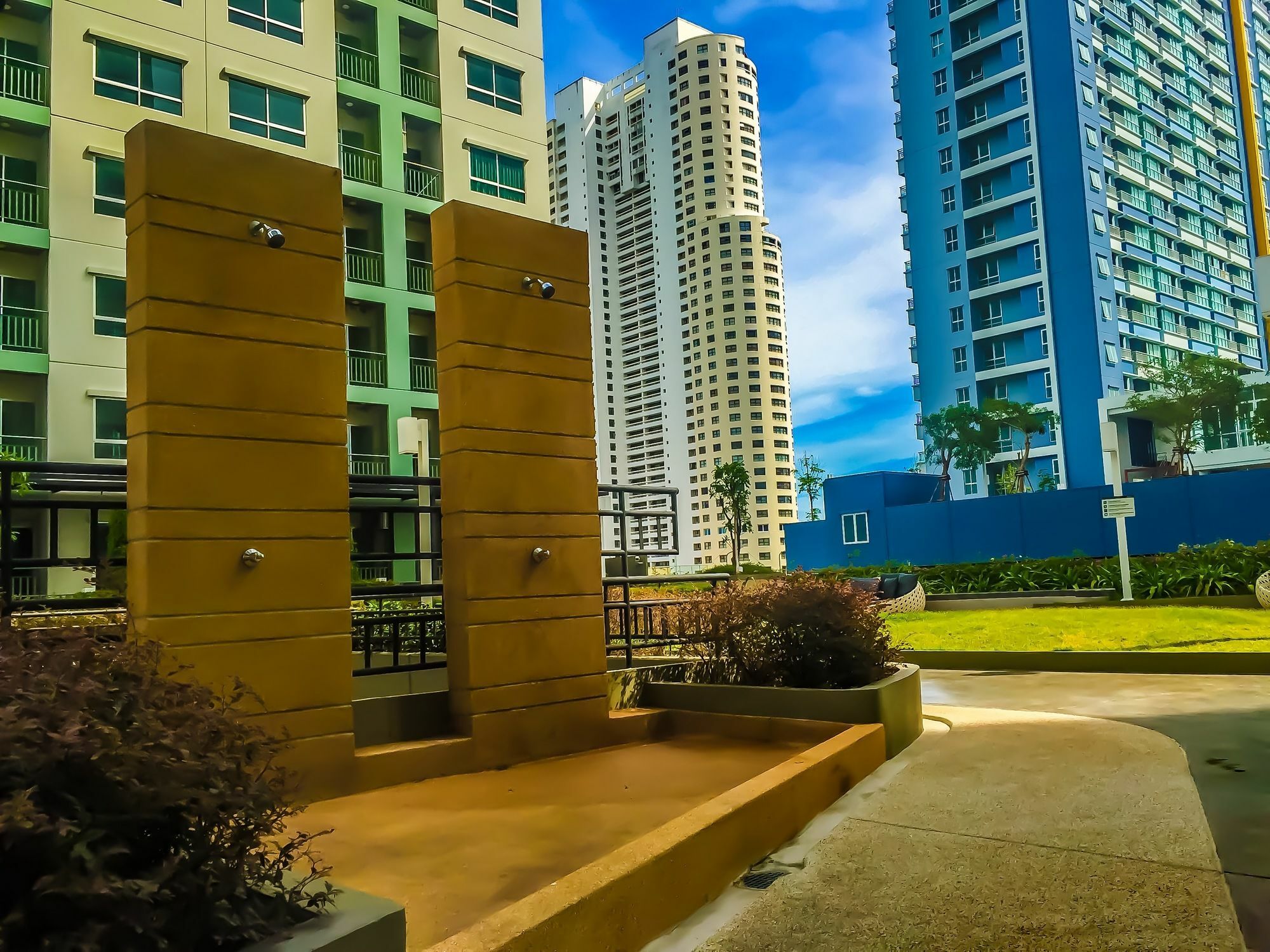 Lumpini Seaview Jomtien By Parikal Hotel Bagian luar foto